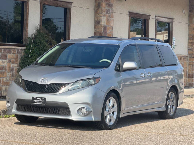 2013 Toyota Sienna SE 8-Passenger