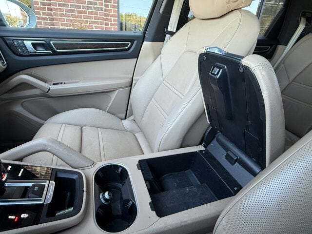 2022 Porsche Cayenne E-Hybrid Platinum Edition