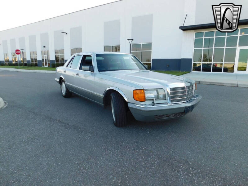 1990 Mercedes-Benz 300-Class 300 SE