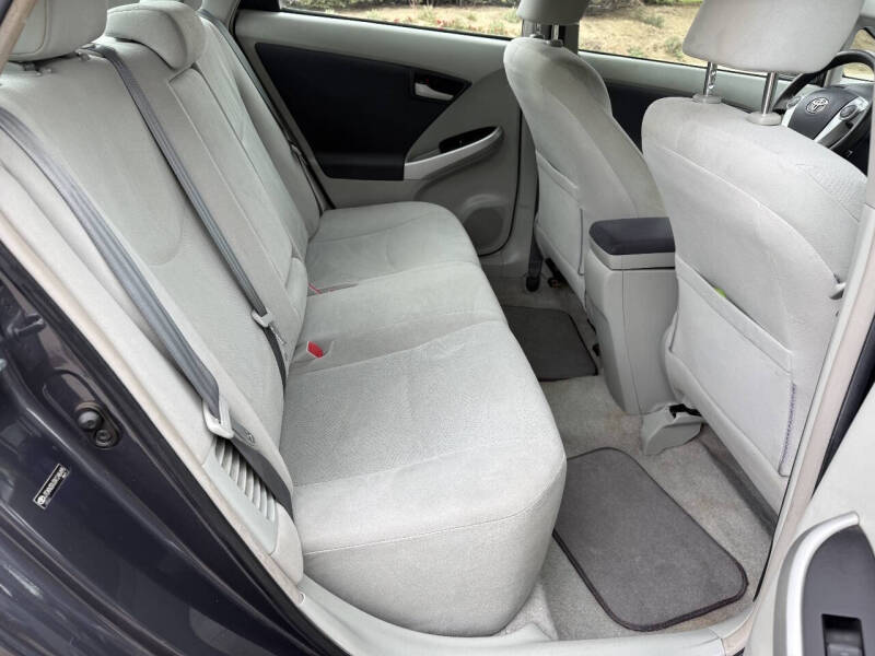 2010 Toyota Prius III