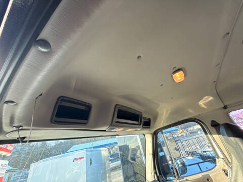 2006 Freightliner M2 106