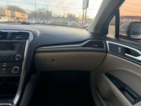 2018 Ford Fusion SE