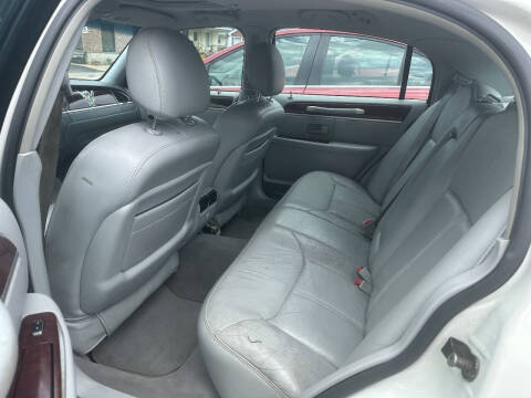 2004 Lincoln Town Car Ultimate