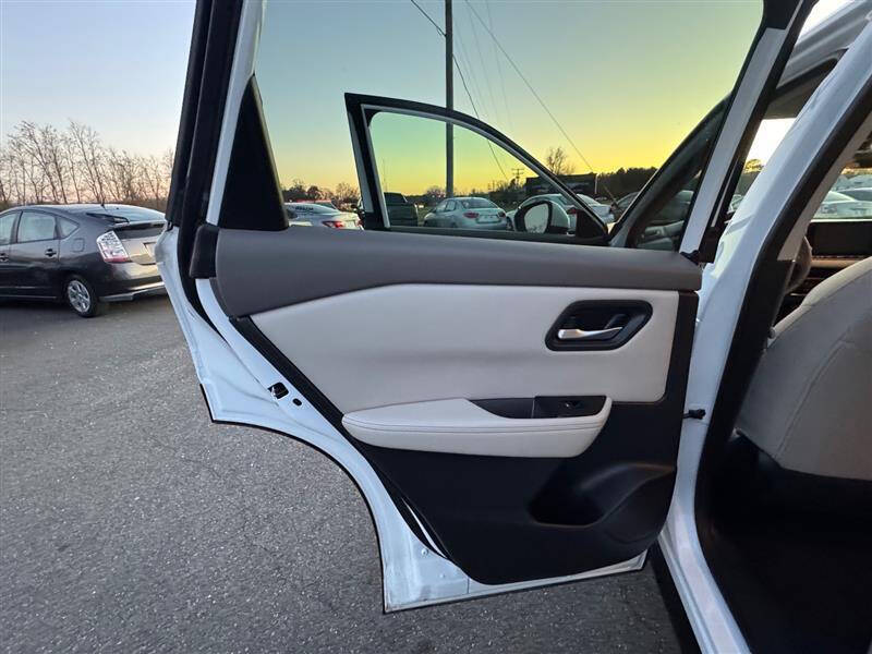 2025 Nissan Rogue SV