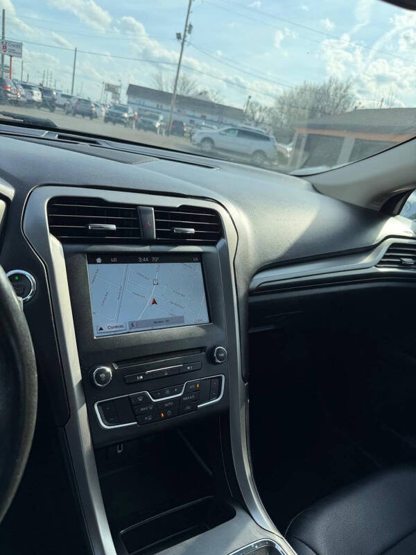 2017 Ford Fusion SE