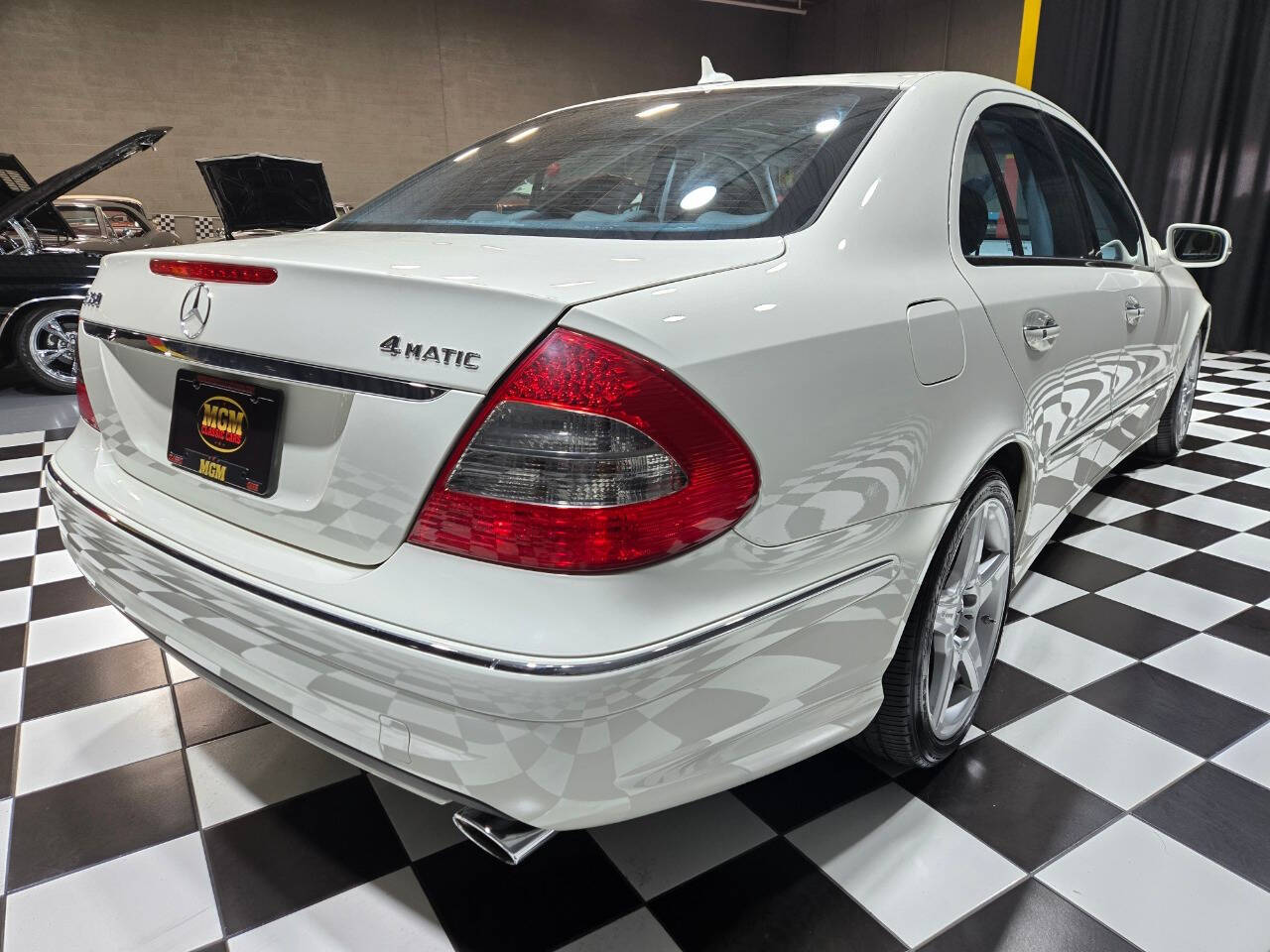 2009 Mercedes-Benz E-Class 22