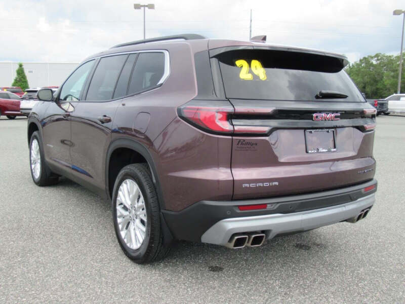 2024 GMC Acadia Elevation