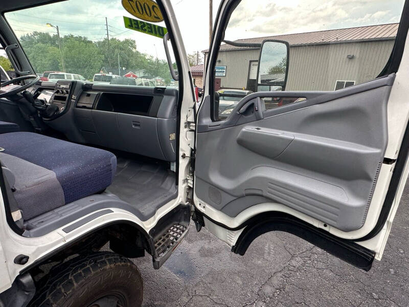 2007 Mitsubishi Fuso FE84D