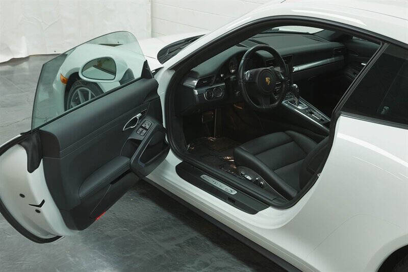 2013 Porsche 911 Carrera 4S