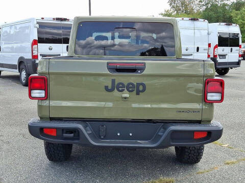 2025 Jeep Gladiator Sport