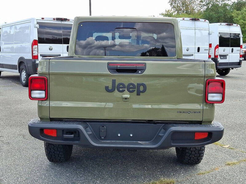 2025 Jeep Gladiator Sport