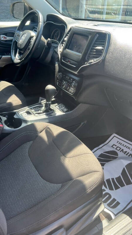 2019 Jeep Cherokee Latitude