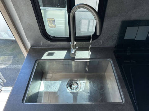 2022 Winnebago Micro Minnie FLX