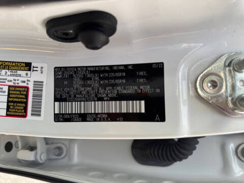 2022 Toyota Highlander LE