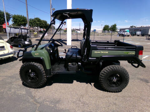 2010 John Deere Gator 825i side-by-side