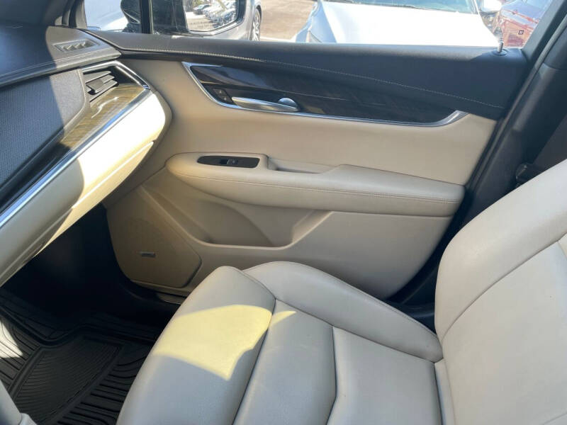 2017 Cadillac XT5