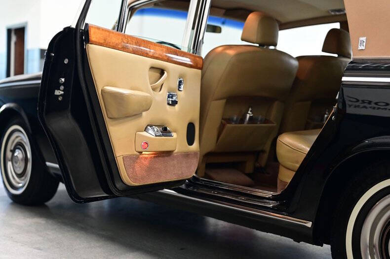 1972 Rolls-Royce SILVER CLOUD LWB