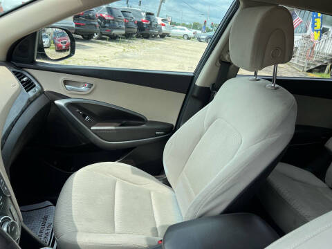 2017 Hyundai Santa Fe SE