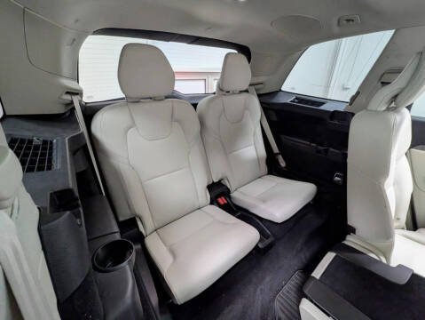 2025 Volvo XC60 B5 Plus Dark Theme