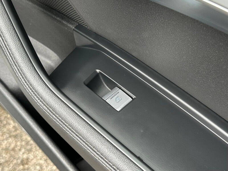 2024 Audi Q8 e-tron quattro Premium Plus