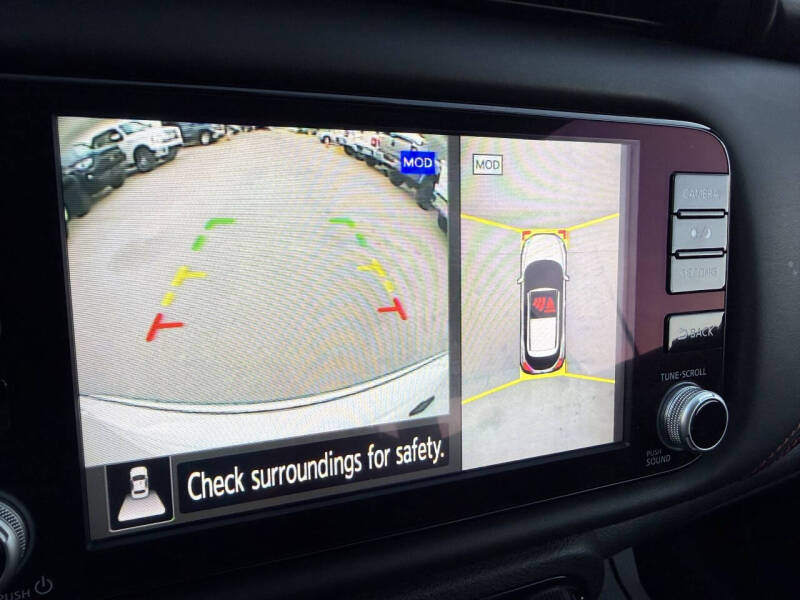 2022 Nissan Kicks SR