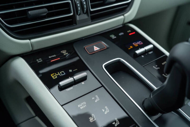 2025 Porsche Macan S