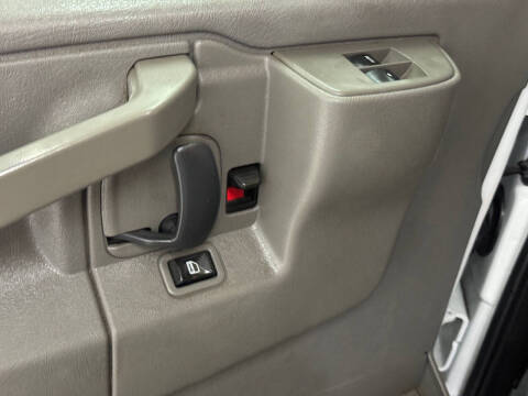 2017 GMC Savana 2500