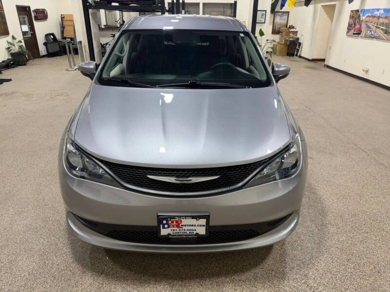 2021 Chrysler Voyager L