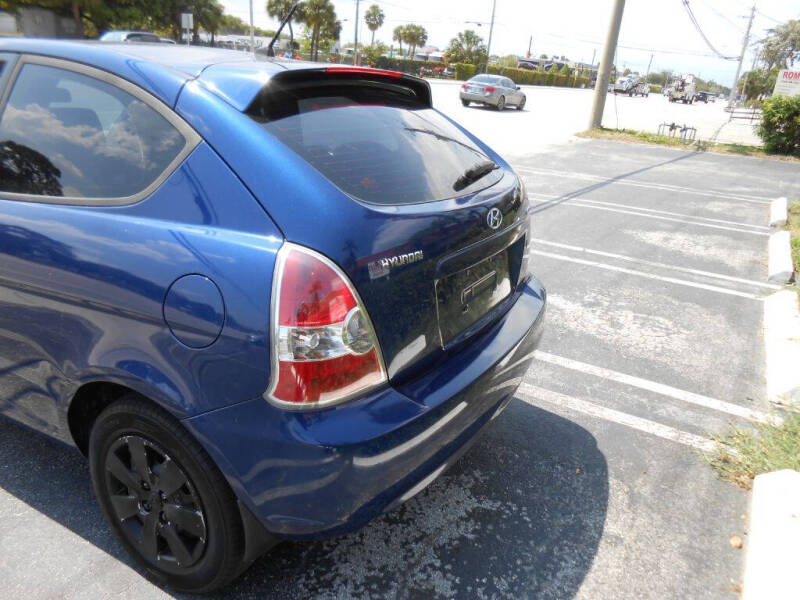 2010 Hyundai Accent Blue