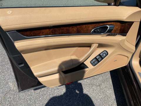 2014 Porsche Panamera 4