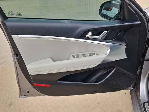 2025 Genesis G70