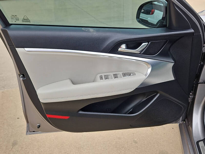 2025 Genesis G70