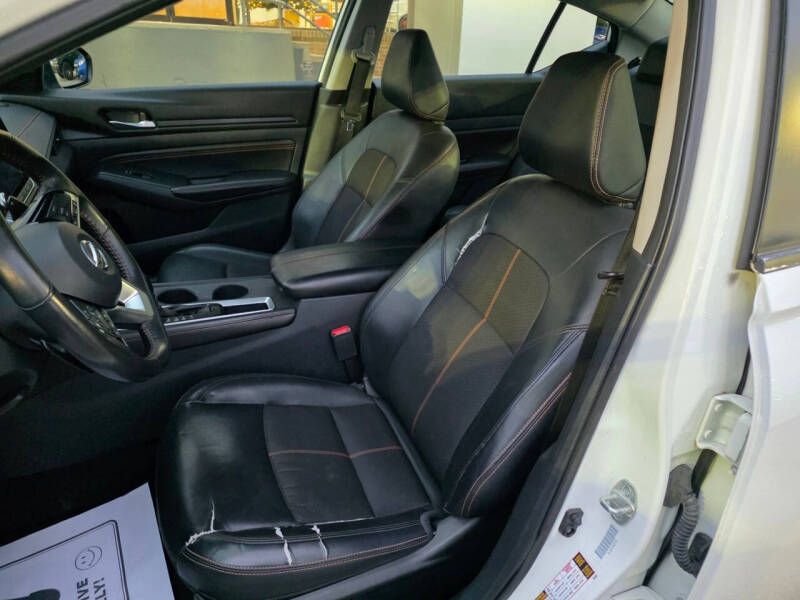 2021 Nissan Altima 2.5 SR