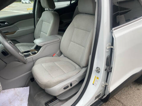 2017 GMC Acadia SLE-2