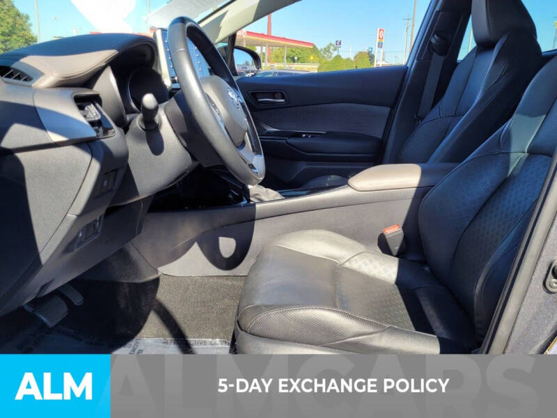 2022 Toyota C-HR XLE