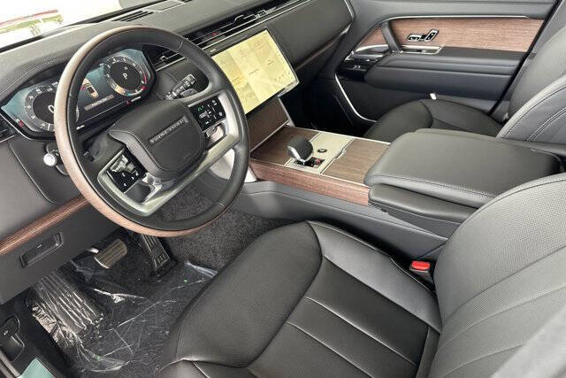 2025 Land Rover Range Rover P530 SE LWB