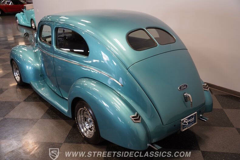 1940 Ford Deluxe