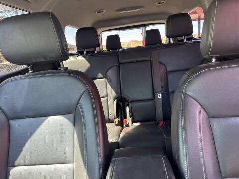 2023 GMC Acadia SLT