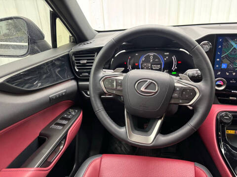 2025 Lexus NX 350h Premium