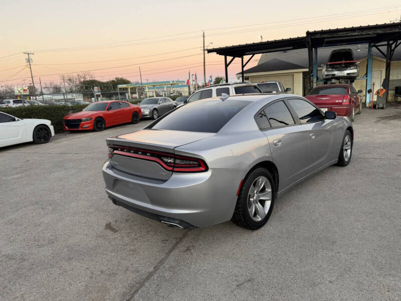 2017 Dodge Charger SXT