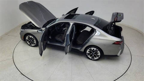 2025 BMW 5 Series 530i