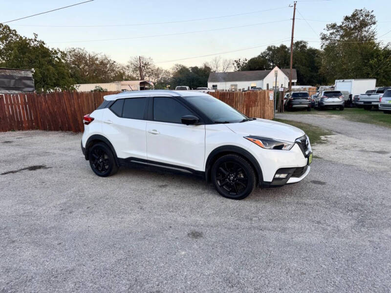 2020 Nissan Kicks SR