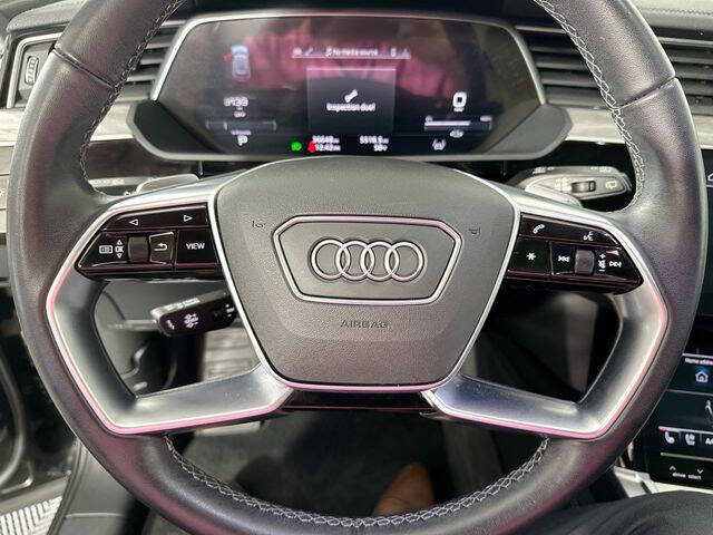 2023 Audi e-tron quattro Premium Plus