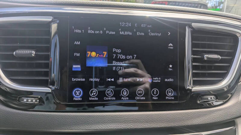 2017 Chrysler Pacifica Touring-L Plus