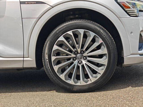 2019 Audi e-tron quattro Prestige
