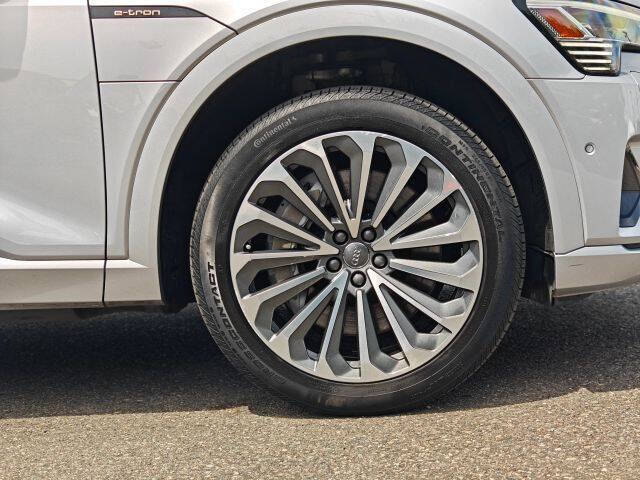 2019 Audi e-tron quattro Prestige