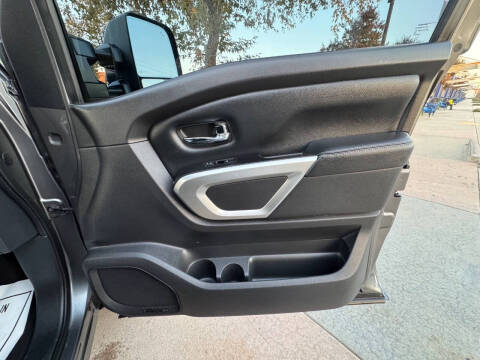 2017 Nissan Titan PRO-4X