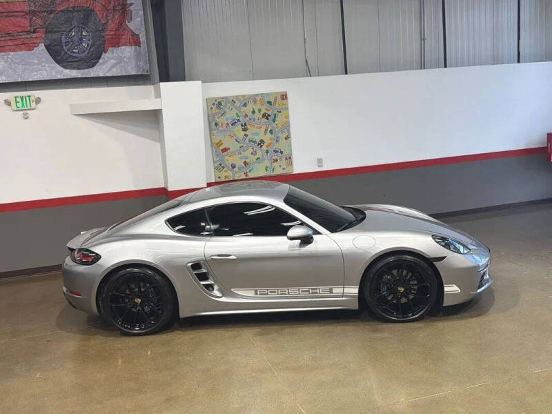 2024 Porsche 718 Cayman Style Edition