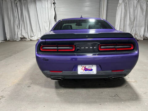 2016 Dodge Challenger 392 HEMI Scat Pack Shaker