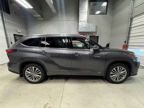 2021 Toyota Highlander Hybrid Platinum